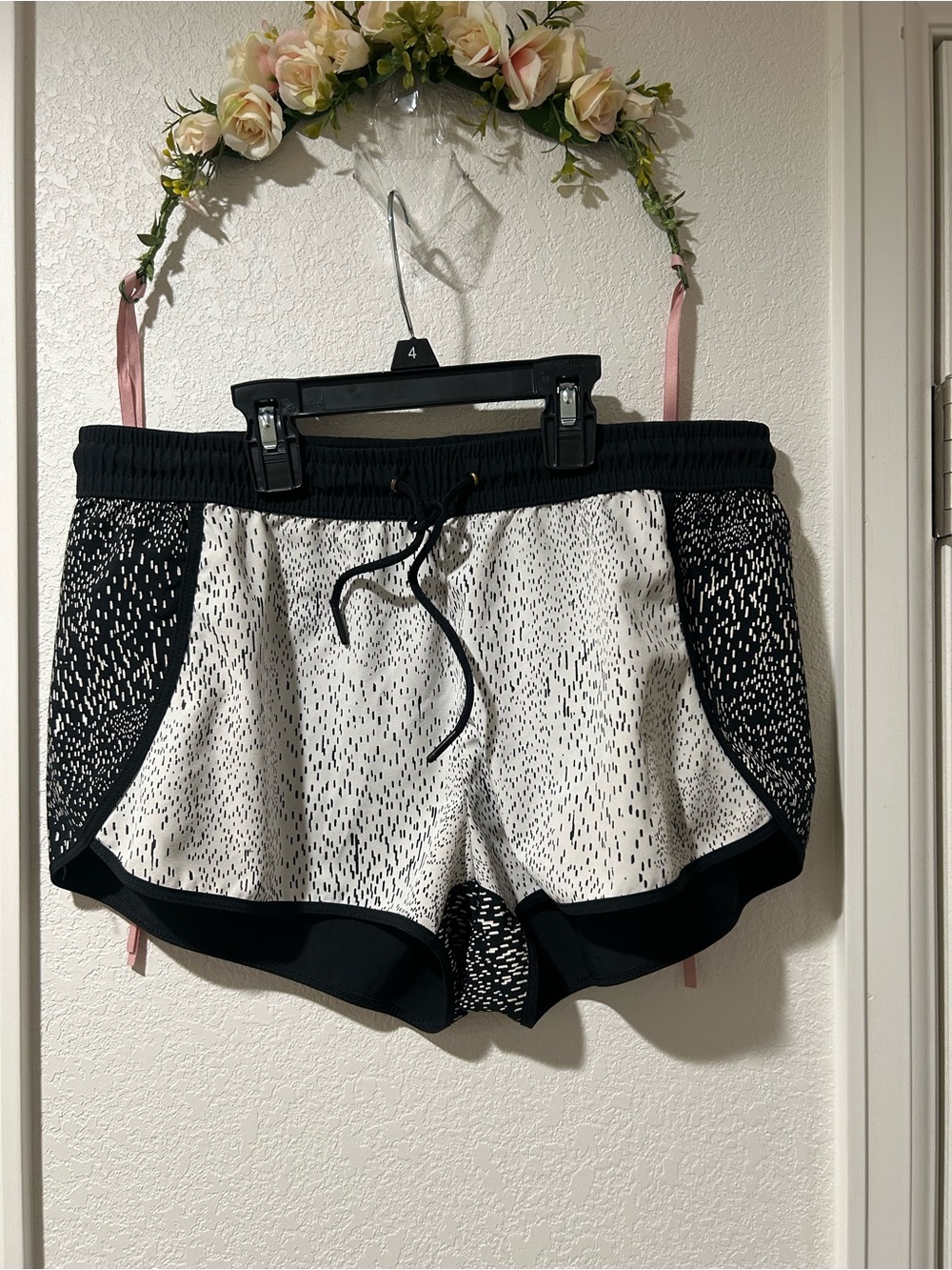 Fabletics Carrie Short - Picture 3 of 7